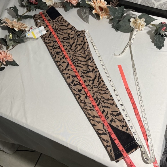 NWT Zella [ Small ] High Waist Studio‎ Lite Mesh Ankle Leggings in Tan Zebra - Picture 6 of 12